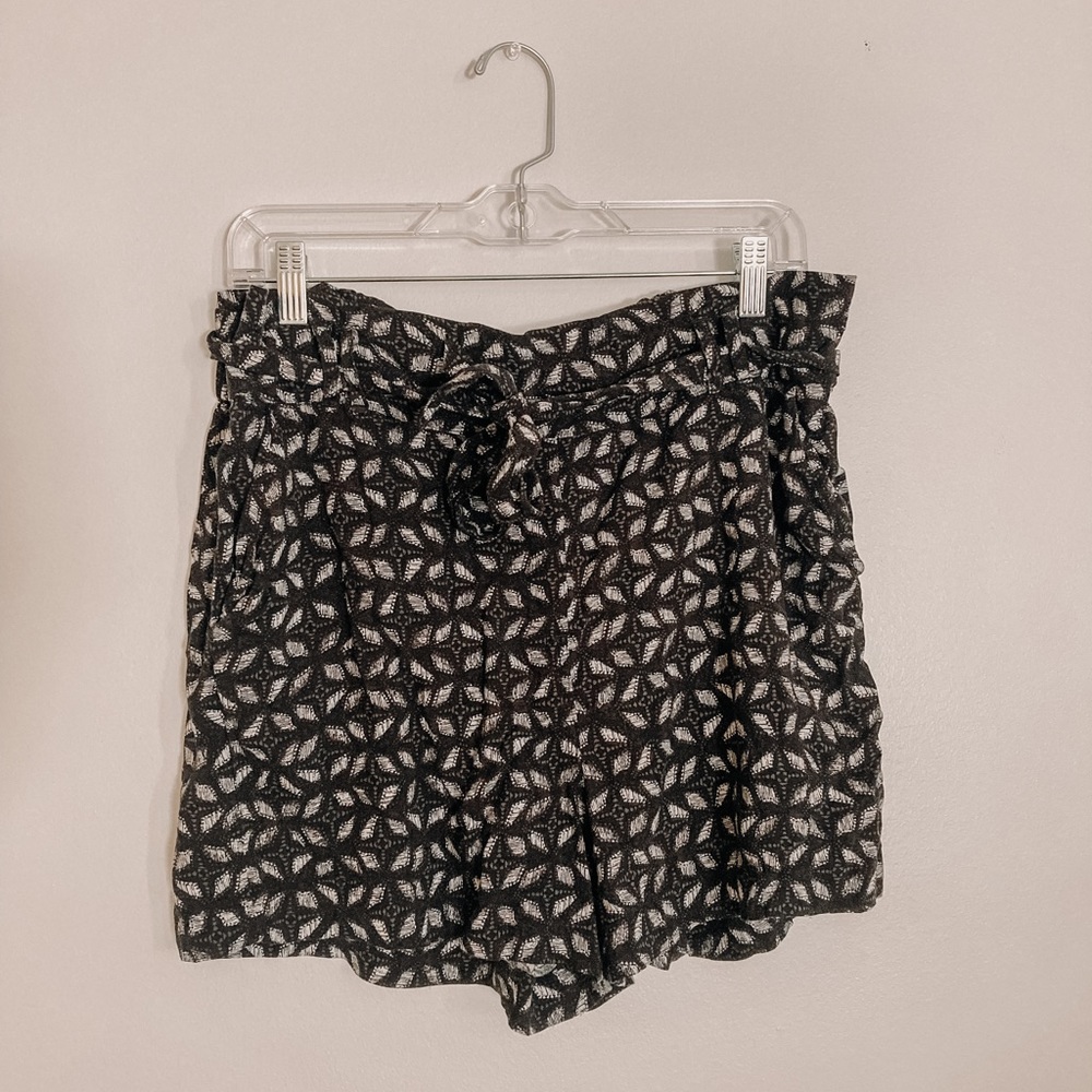Maurice’s - Paisley Printed Paper Bag Shorts, Large